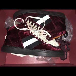 Bally’s Men’s velvet Hedern sneaker. US sz.9.5.